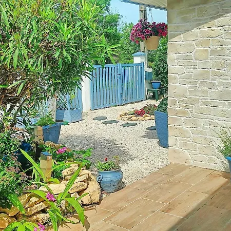Studio Equipe Avec Exterieur A 10Min De Fouras 아파트